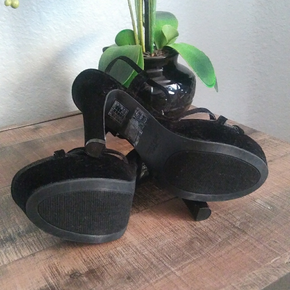 Foreever21 Black Strap Heels - Picture 7 of 7